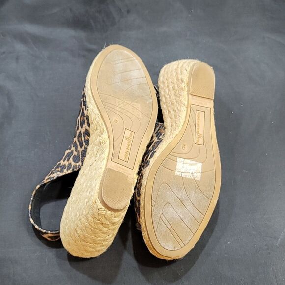 MONTEGO BAY CLUB LEOPARD BROWN CAMINO PEEP-TOE WEDGE SANDAL - Picture 13 of 14